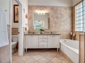 800 Lavender Cir, Weston FL 33327