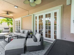 800 Lavender Cir, Weston FL 33327