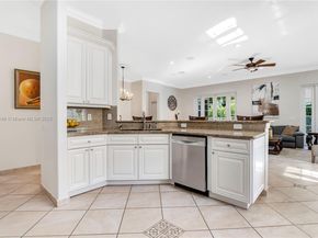 800 Lavender Cir, Weston FL 33327