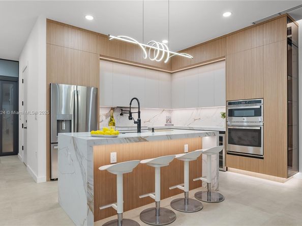 2823 SW 23rd Ter 2823, Miami FL 33145