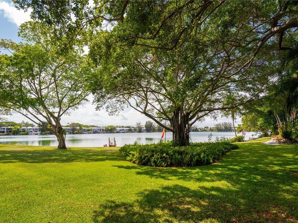 5292 SW 69th Pl, Miami FL 33155
