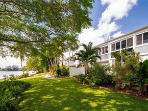 5292 SW 69th Pl, Miami FL 33155