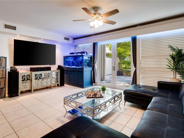 5292 SW 69th Pl, Miami FL 33155