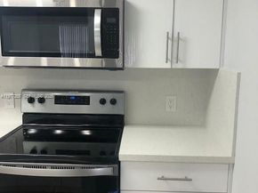 550 S Park Rd 328, Hollywood FL 33021