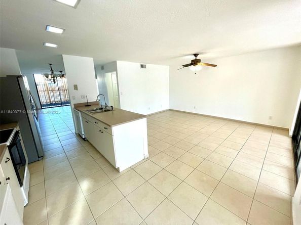 1725 SW 131st Place Cir S, Miami FL 33175