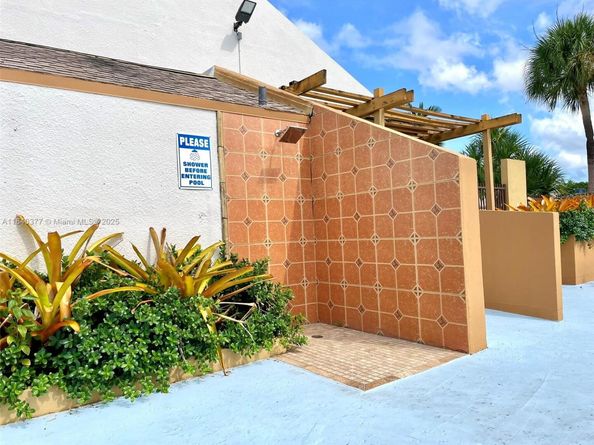 1725 SW 131st Place Cir S, Miami FL 33175