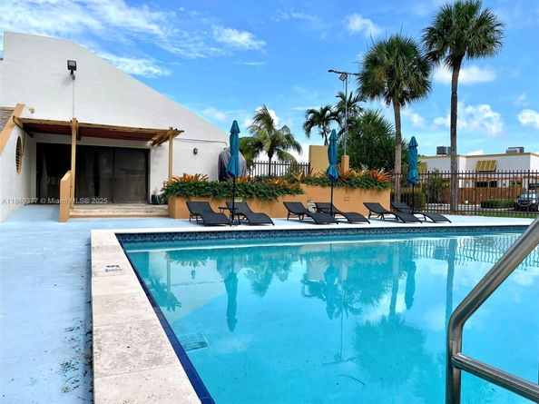 1725 SW 131st Place Cir S, Miami FL 33175