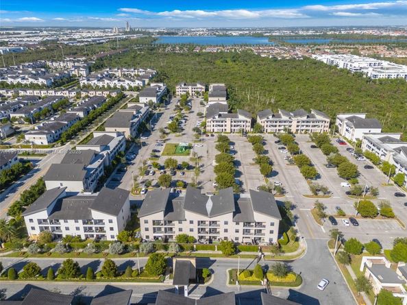 7915 NW 104th Ave 24, Doral FL 33178