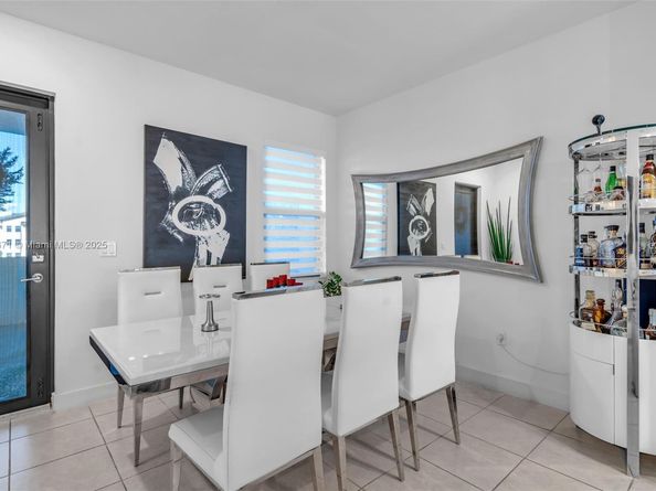 7915 NW 104th Ave 24, Doral FL 33178