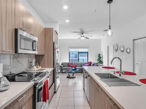 7915 NW 104th Ave 24, Doral FL 33178