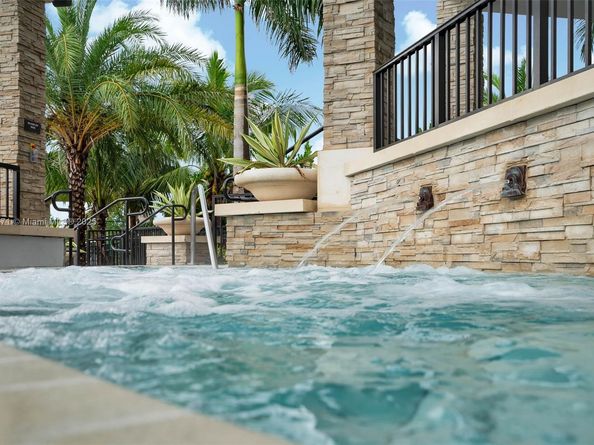 7915 NW 104th Ave 24, Doral FL 33178