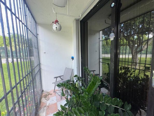 9682 Fontainebleau Blvd 114, Miami FL 33172