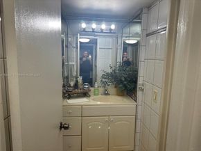 9682 Fontainebleau Blvd 114, Miami FL 33172