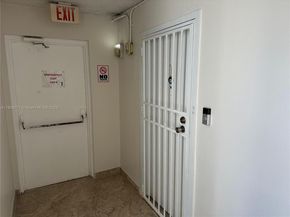 9682 Fontainebleau Blvd 114, Miami FL 33172