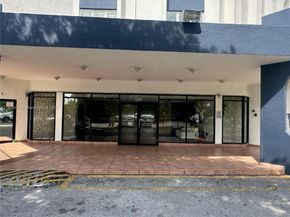 9682 Fontainebleau Blvd 114, Miami FL 33172