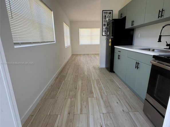 1827 N Dixie Hwy, Fort Lauderdale FL 33305