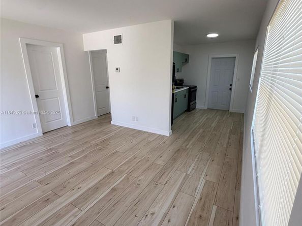 1827 N Dixie Hwy, Fort Lauderdale FL 33305