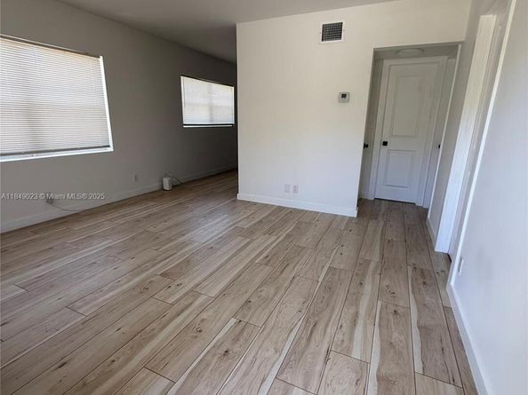 1827 N Dixie Hwy, Fort Lauderdale FL 33305