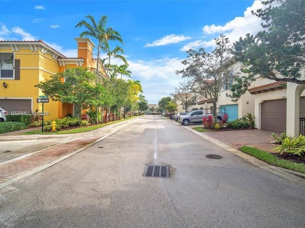 12490 NW 33rd St, Sunrise FL 33323