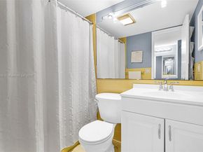 3050 NE 16th Ave 605, Oakland Park FL 33334