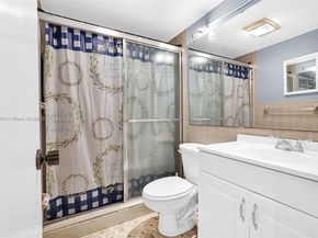 3050 NE 16th Ave 605, Oakland Park FL 33334