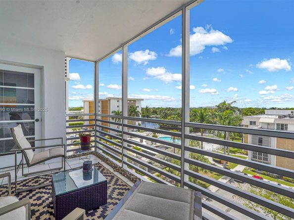 3050 NE 16th Ave 605, Oakland Park FL 33334