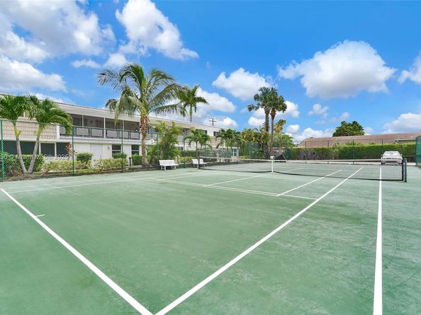 3050 NE 16th Ave 605, Oakland Park FL 33334