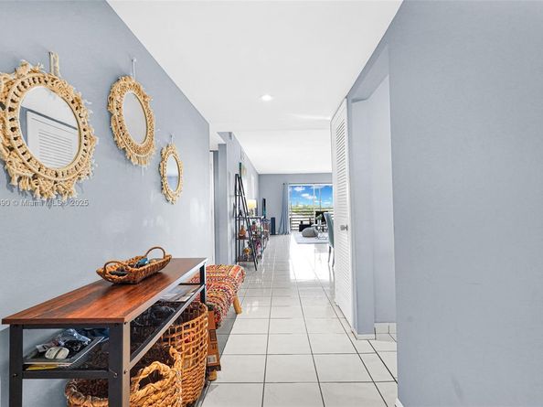 3050 NE 16th Ave 605, Oakland Park FL 33334