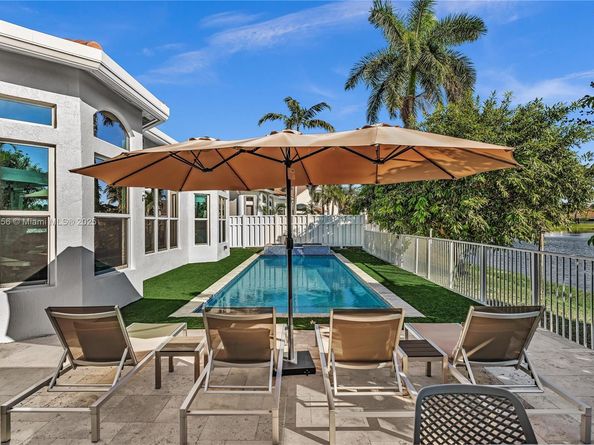 3272 SW 51st St, Hollywood FL 33312