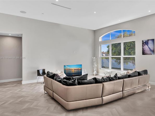 3272 SW 51st St, Hollywood FL 33312