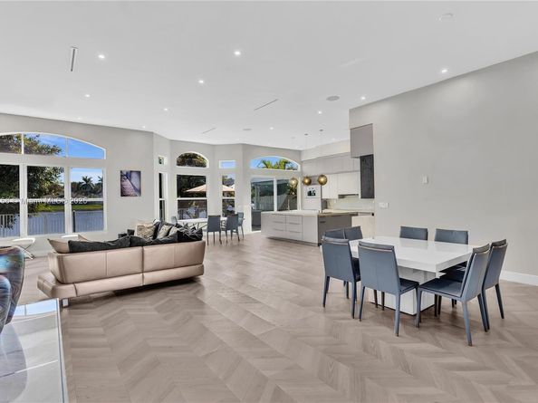 3272 SW 51st St, Hollywood FL 33312