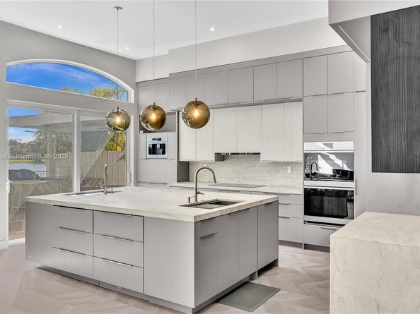 3272 SW 51st St, Hollywood FL 33312