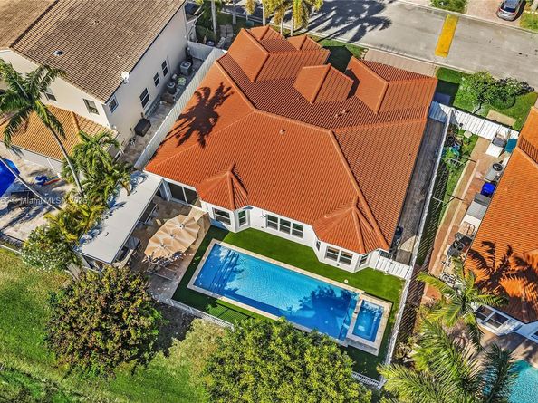 3272 SW 51st St, Hollywood FL 33312