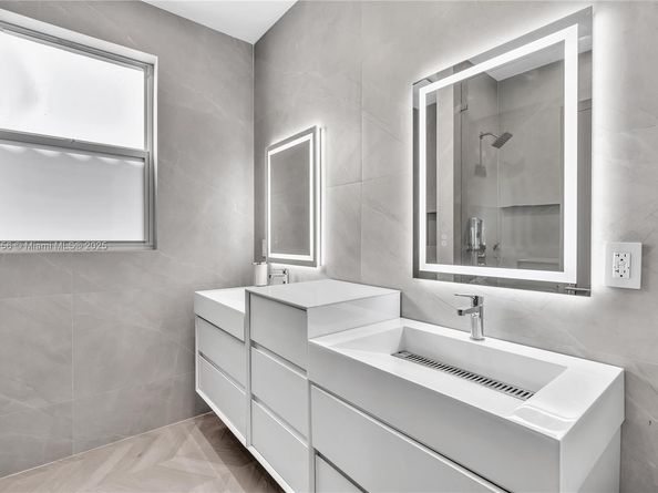 3272 SW 51st St, Hollywood FL 33312