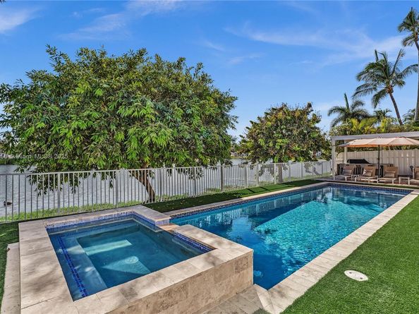 3272 SW 51st St, Hollywood FL 33312