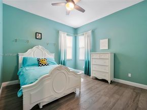 8950 W Parkland Bay Trl, Parkland FL 33076