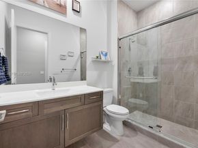 8950 W Parkland Bay Trl, Parkland FL 33076