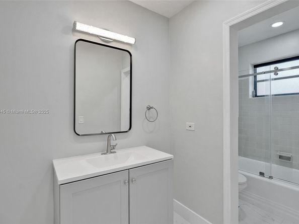 740 NE 181st St, Miami FL 33162