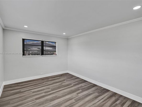 740 NE 181st St, Miami FL 33162