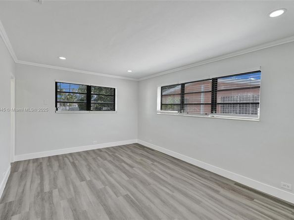 740 NE 181st St, Miami FL 33162