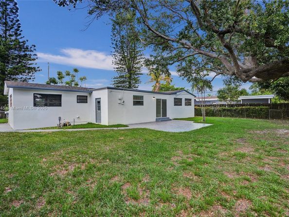 740 NE 181st St, Miami FL 33162