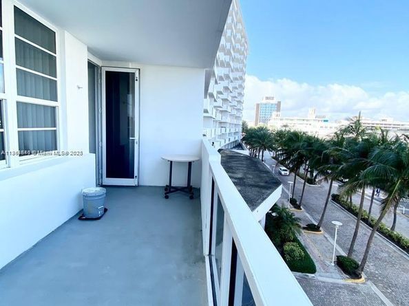 100 Lincoln Rd 437, Miami Beach FL 33139