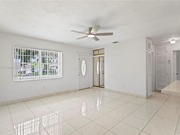 Undisclosed Address #A11883337, Hollywood FL 33024