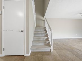 909 9th Ter, Palm Beach Gardens FL 33418