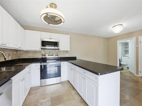 909 9th Ter, Palm Beach Gardens FL 33418