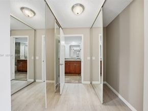 909 9th Ter, Palm Beach Gardens FL 33418