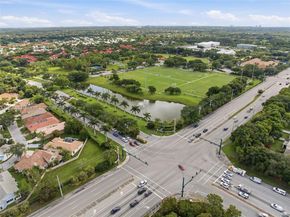909 9th Ter, Palm Beach Gardens FL 33418