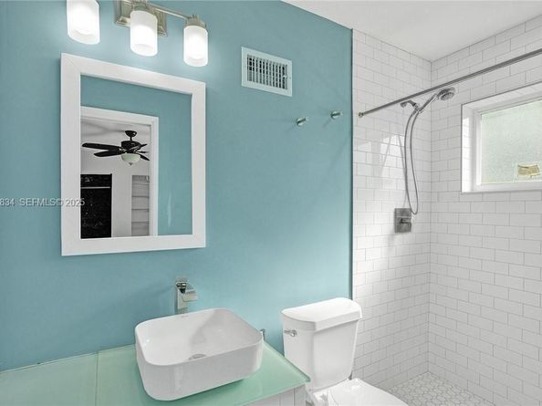 3424 NW 33rd St, Lauderdale Lakes FL 33309