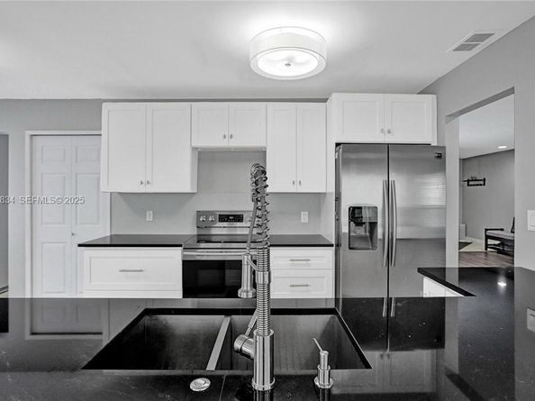 3424 NW 33rd St, Lauderdale Lakes FL 33309