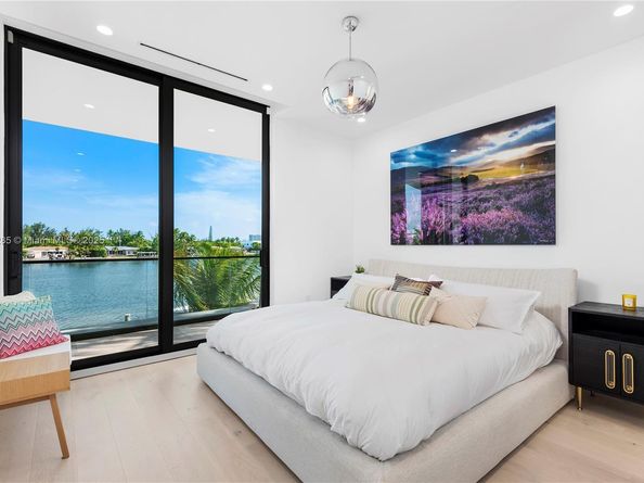 1410 S Biscayne Point Rd, Miami Beach FL 33141
